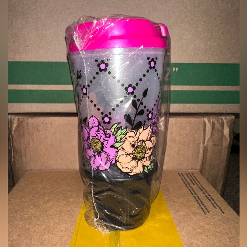 Set of 2 Floral Plastic Tumblers with Pink Lids | Whirley-DrinkWorks | - Picture 2 of 2